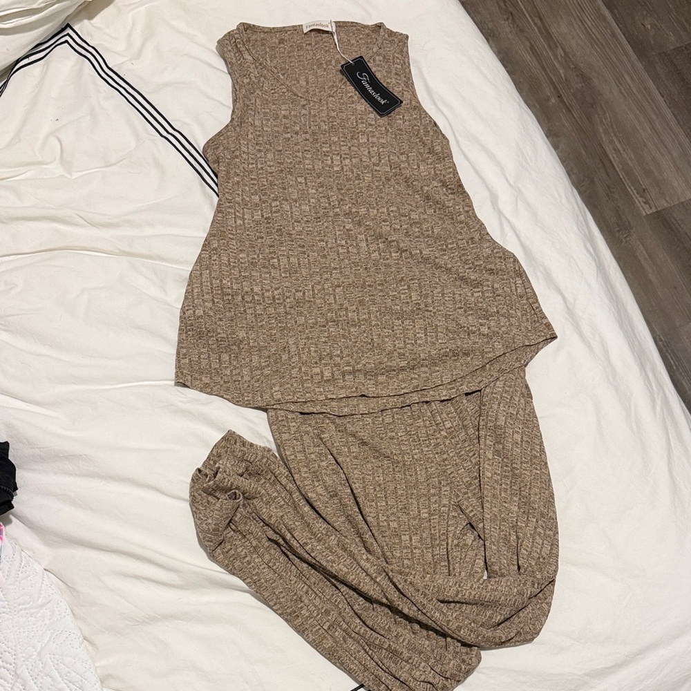 Sleeveless Ribbed two piece jogger/tank set in Taupe